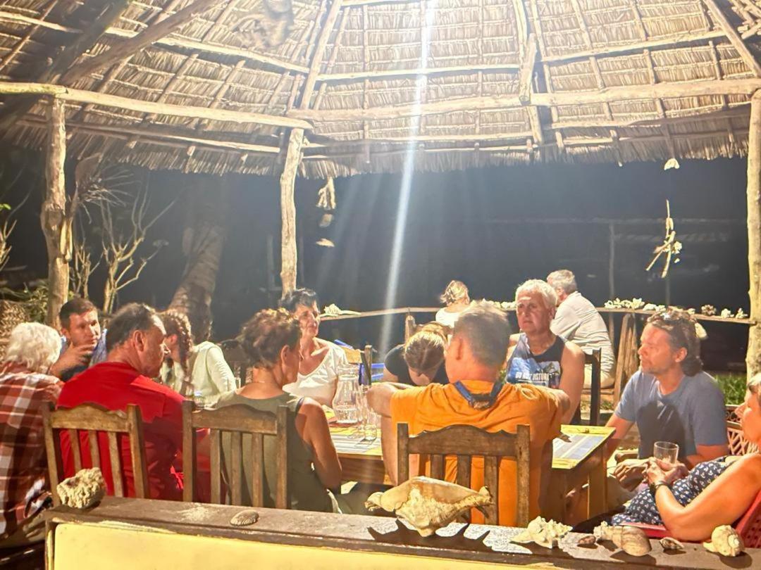 Juani Beach Bungalows Kilindoni Buitenkant foto