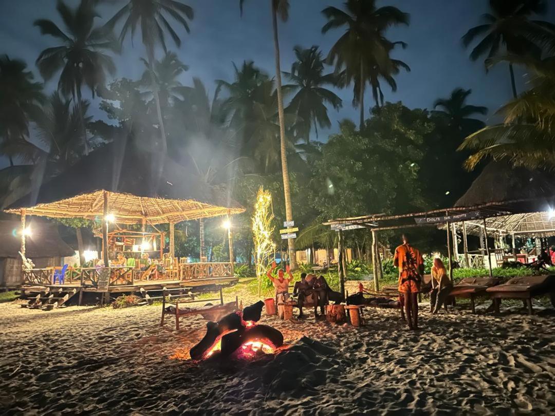 Juani Beach Bungalows Kilindoni Buitenkant foto