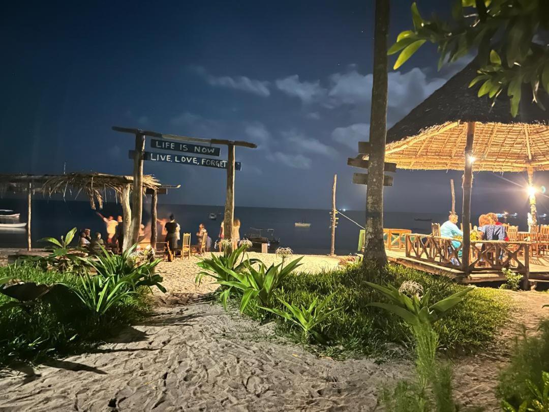 Juani Beach Bungalows Kilindoni Buitenkant foto