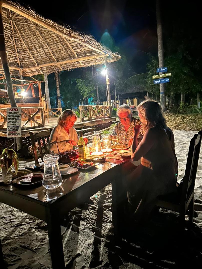 Juani Beach Bungalows Kilindoni Buitenkant foto